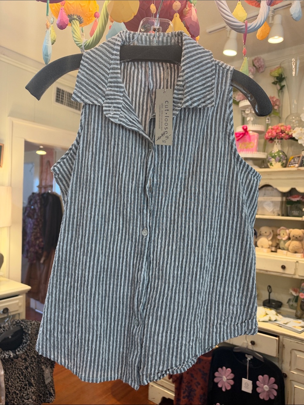 Cut Loose Striped Sleeveless Collared Button-Down Top - Blue/White
